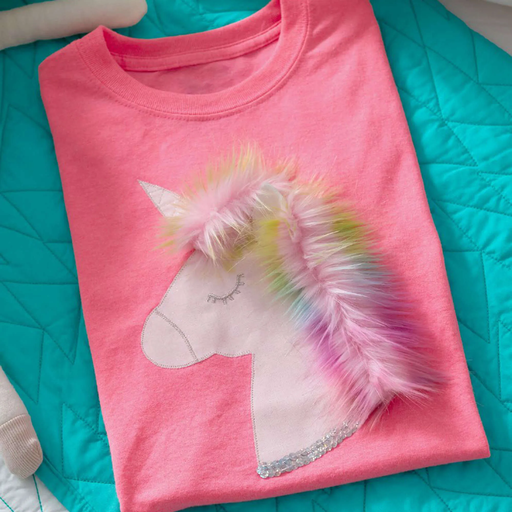 Coats & Clark Appliqué Unicorn T-Shirt